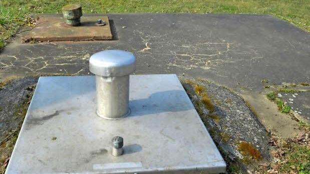 An der Oberfläche relativ unscheinbar sind die Brunnen, um deren Schutz es geht. Foto: Ronald Rinklef