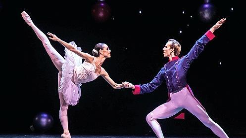 Am Landestheater Coburg kehrt heute um 19.30 Uhr das Märchenballett "Der Nussknacker" zurück auf die Bühne.