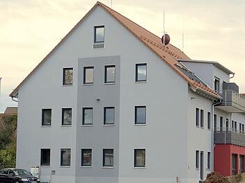 Das neue Ärztehaus in Effeltrich beziehen die Mieter voraussichtlich im kommenden Januar.  Foto: Dagmar Niemann