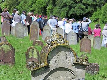 Der jüdische Friedhof in Pfaffenhausen. Fotos: Gerd Schaar
