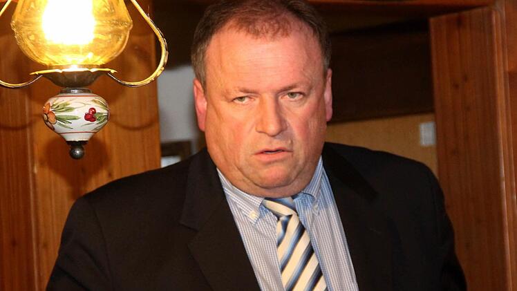 Walter Nussel referiert über die StUB.