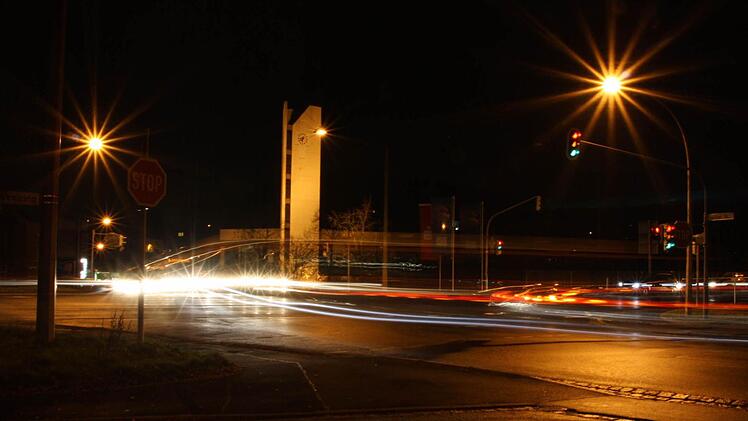 Die Garitzer Kreuzung bei Nacht. Foto: Ralf Ruppert