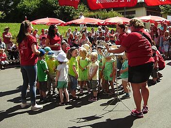 Kinder der Kreuzberg-Kita beim SommerfestBernd Kleinert