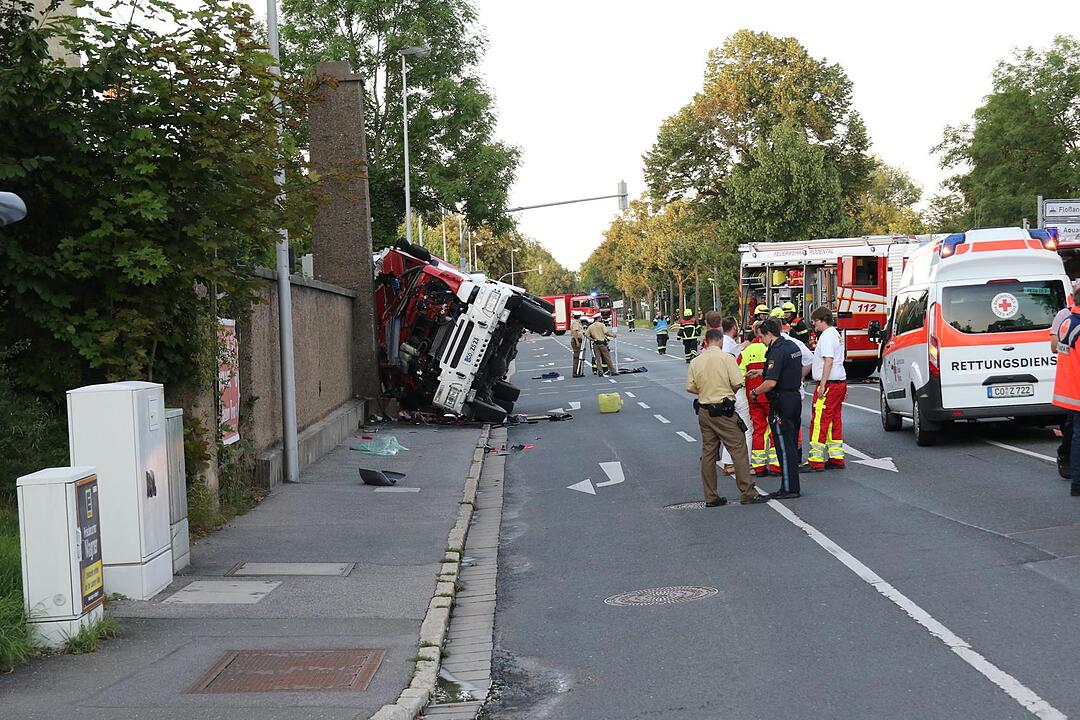 Unfall mit Feuerwehr-Auto in Coburg: Ein Toter