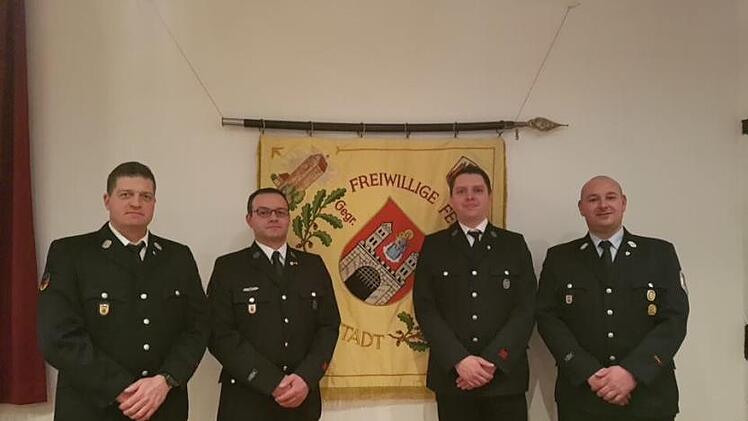 Ein neuer Vorstand wurde bei der Freiwilligen Feuerwehr Münnerstadt gewählt  (von links): 1. Vorsitzender Benjamin Schulz, 2. Vorsitzender Thomas Froning, Kassier Sebastian Weidinger und Kommandant Robert Müller. Foto: Timo Vielwerth