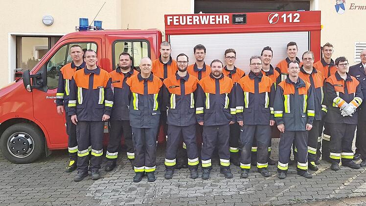 Nach der Leistungspr&uuml;fung der Feuerwehren Ermreuth und R&ouml;dlas Foto: Florian Burkhardt