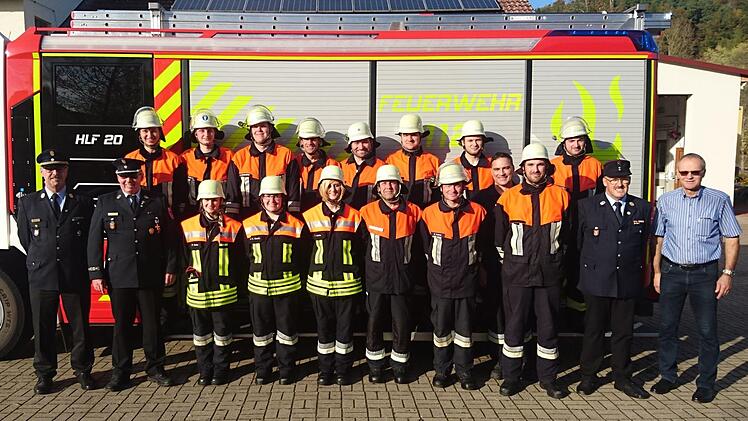 Erfolgreich absolvierten 15 Floriansj&uuml;nger aus Zeitlofs, Wei&szlig;enbach und Rupboden das Leistungsabzeichen "die Gruppe im Hilfeleistungseinsatz". Foto:  Matthias Hauke