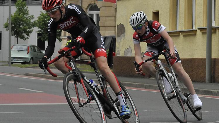 Sieger im U15-Rennen wurde der Deutsche Meister Tim Wollenberg (links) vor Oscar Uhlig (Kelheim).