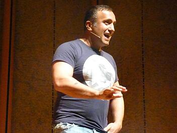 Kein Tabu ist heilig: Jack Nuri im Rossini-Saal. Foto: Ahnert