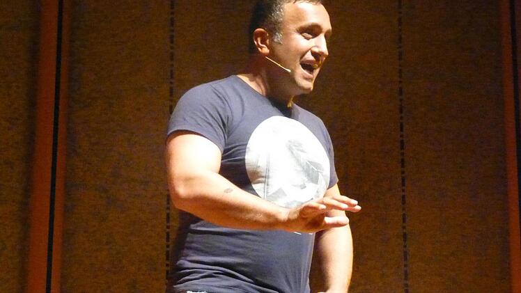 Kein Tabu ist heilig: Jack Nuri im Rossini-Saal. Foto: Ahnert