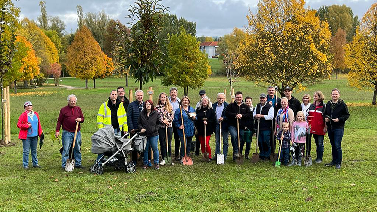 Bad Rodach: Familienwald im Kurpark wächst - "zu zahlreiche Anlässen Bäume pflanzen"