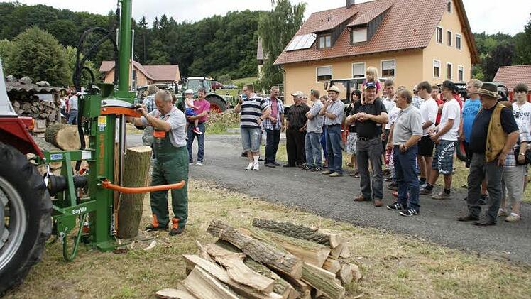 So wird Holz gespalten.