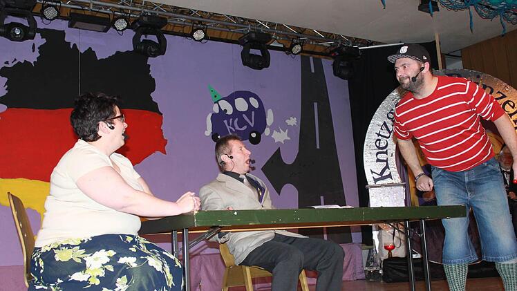 Ob Theater oder Faschingsbühne: Die KCV-Akteure Patricia Lindner, Robert Beetz und Daniel Düring (von links) glänzen in jeder Rolle.