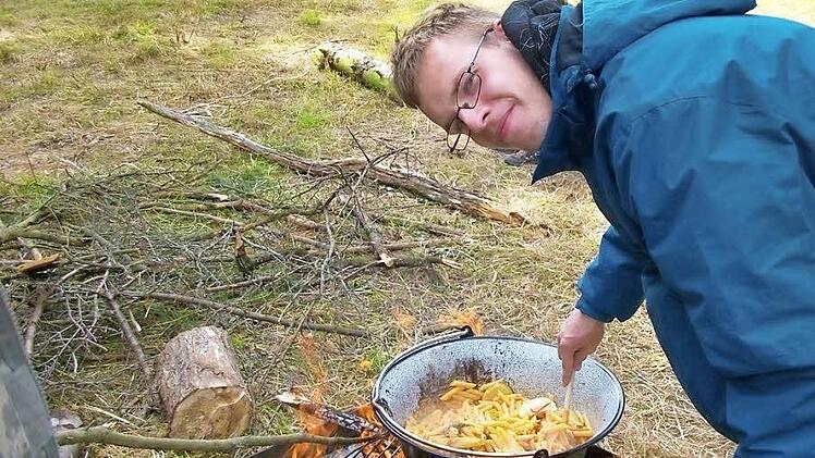 Daniel Guggenberger sorgte für die Verpflegung. Das machte ihm Spaß, dabei hat er am meisten gelernt. Foto: Anton Then