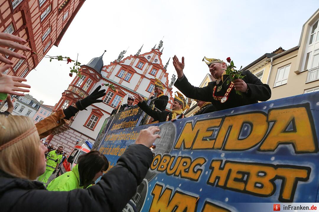 Gaudiwurm: Narren feiern in Coburg