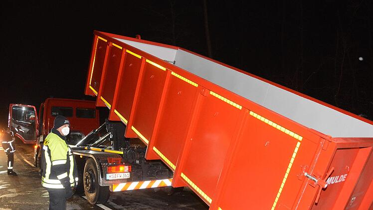 In diesem Container werden sonst brennende Elektroautos gelöscht. Foto: Peter Rauch