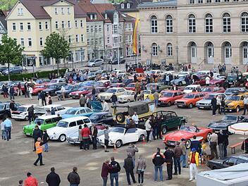 Coburg ist bunt - auch, wenn es um Autos und Motorräder geht - wie gestern beim Old- und Youngtimertreffen zu sehen war. Fotos: Daniela Pondelicek