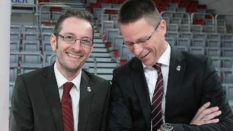 Als "den Architekten dieser Mannschaft" bezeichnet Geschäftsführer Rolf Beyer (r.) den Sportdirektor Daniele Baiesi (l.). "Er hat Spieler gefunden, die sich auf unseren Coach und ihre Mitspieler einstellen können. Alle haben zusammengefunden, das ist der Schlüssel zum Erfolg."