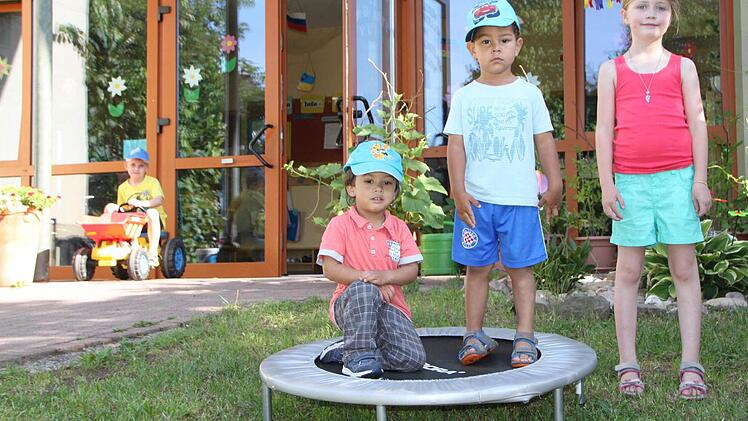 Maximilian, Immanuel und Fiona besuchen den Kindergarten Volkers. Der Stadtrat hat einen Neubau beschlossen. Foto: Ulrike Müller