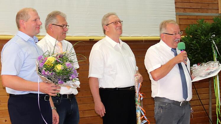 Die vier Bürgermeister sagen ade: Klaus Faatz, Helmut Schleicher,  Günter Schulz, Friedrich Gleitsmann (v. l.)   Foto: Johanna Blum