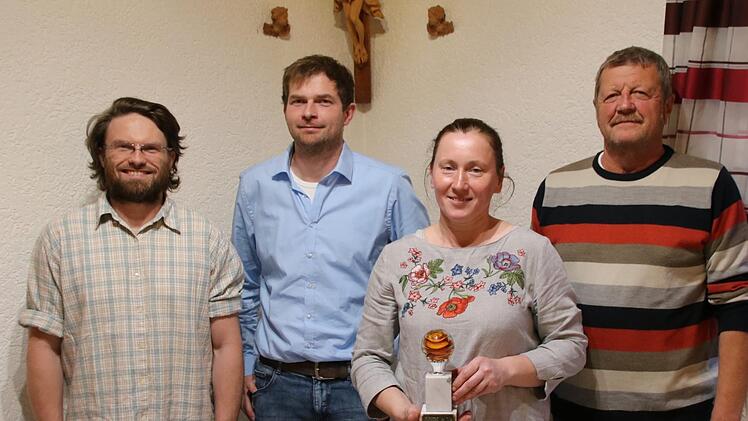 David Groß, Sebastian Maresch, Agnieszka Brand und Günter Metz sind mit dem Prädikat "Bester Honig in Bayern" ausgezeichnet worden. Alle vier haben sich erst sein wenigen Jahren der Imkerei verschrieben. Thomas Malz