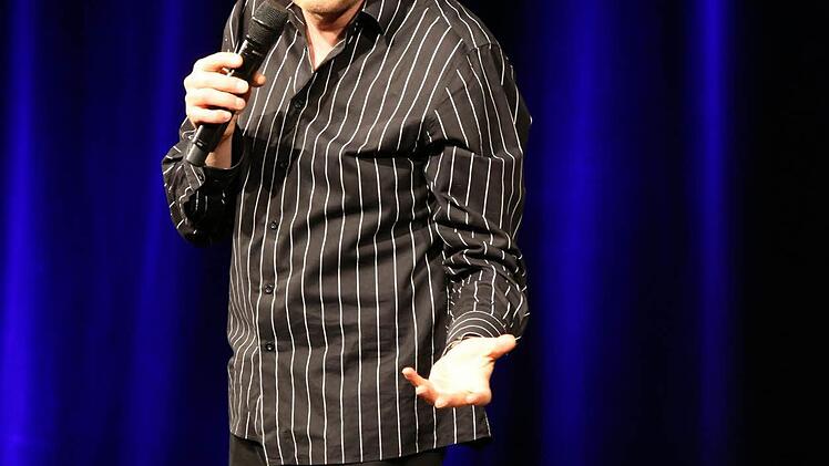 Josef Hader sorgte im ausverkauften Hegelsaal in Bamberg für satirische Unterhaltung. Foto: Matthias Hoch