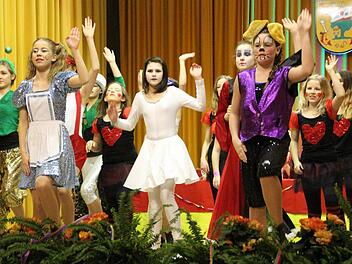 Die Jugendgarde zeigte nochmal ihren Showtanz. Fotos: Memmel