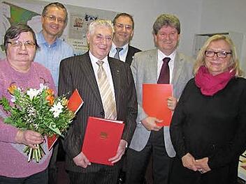 Ehrungen beim SPD-Ortsverein Coburg-Südost (von links): Hannelore Frey, Kai Hiltmann, Günther Meyer, Bürgermeister Thomas Nowak, Martin Deffner und Petra Schneider.  Foto: Martin Koch