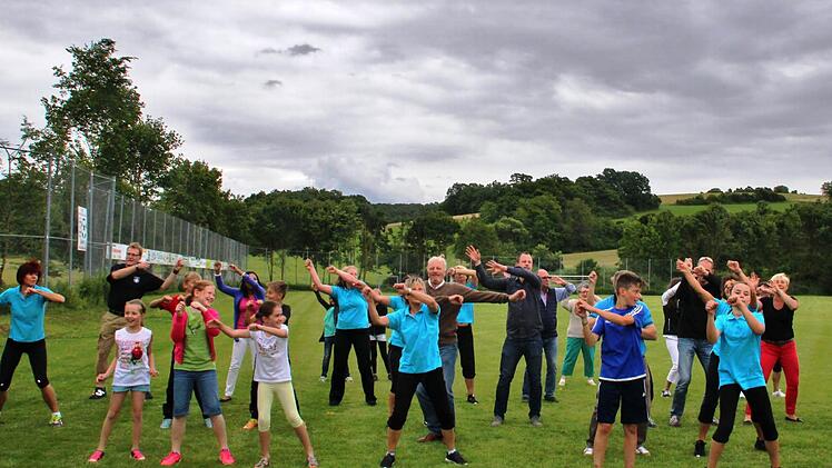 Die Power Ladies mit Zumba für alle  Foto: Werner Vogel
