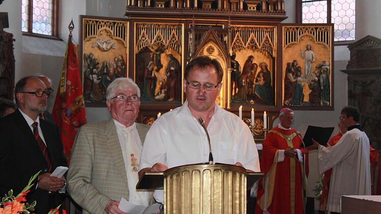 In ihren Fürbitten baten die Stadträte sowie Bürgermeister Gabi Rögner und Robert Herrmann nicht nur für diejenigen, die als Diakone in der Nachfolge des Laurentius stehen, sondern auch für Politiker und Staatsmänner.