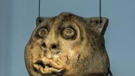 Impressionen aus der neuen Sonder-Präsentation "Lehm & Lehm Lassen" im Glasmuseum Rosenau: PEter Kobbe "Kopffüßler" (Steinzeug)Foto: Jochen Berger