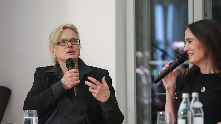 Karen Duve (links) und Tanja Kinkel  Foto: Barbara Herbst