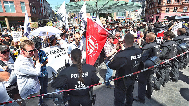 Würzburg: AfD-Politiker wütend wegen gescheiterter Kundgebung - Polizei entgegnet Vorwürfen