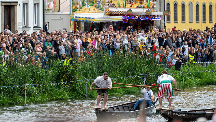 Fischerstechen bei der Sandkerwa in Bamberg