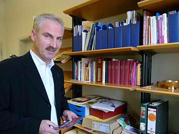 Domvikar Robert Mayr hat die Erfahrung gemacht, dass das Gebet eine deutliche Wirkung haben kann.  Foto: Marion Krüger-Hundrup