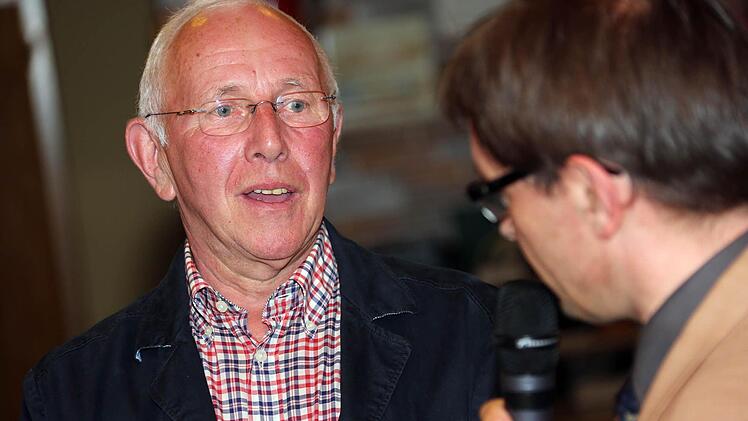 Klaus Drescher ist neuer Vorsitzender des Freundeskreises. Im Gespräch mit dem Redaktionsleiter der Bayerischen Rundschau, Alexander Müller,stellt er den Freundeskreis vor und wirbt um neue Mitglieder. Fotos: Matthias Hoch