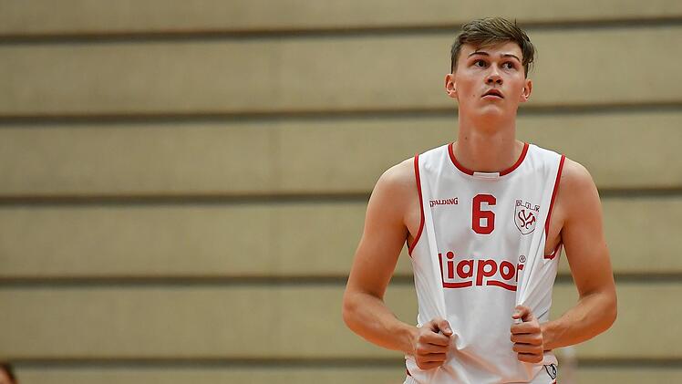 Timm Ertl und die DJK Eggolsheim hielten lange mit, verloren aber am Ende doch.  Foto: Sportfoto Zink
