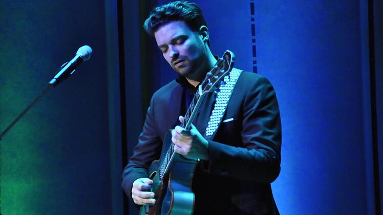Torsten Goods an der Gitarre.  Foto: Peter Klopf