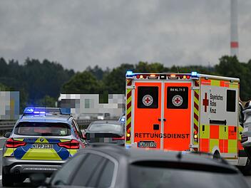 Schwerer Unfall A6 im Kreis Ansbach: Zwei Personen verletzt und hoher Sachschaden