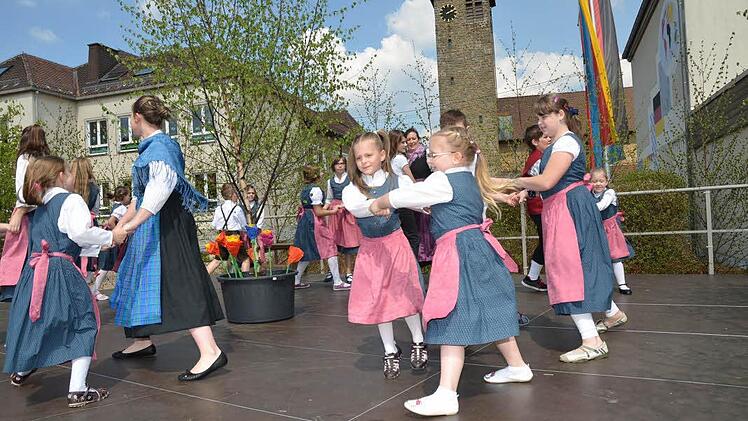 Mit zünftigen Traditionstänzen begeisterte die Kindertanzgruppe der Volkstanzgruppe Welitsch. Foto: K.-H. Hofmann