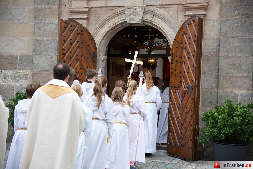 Nach einjähriger Kirchensanierung: Hannberg feiert die Wiedereröffnung der Wehrkirche der Pfarrei Geburt Mariens Hannberg