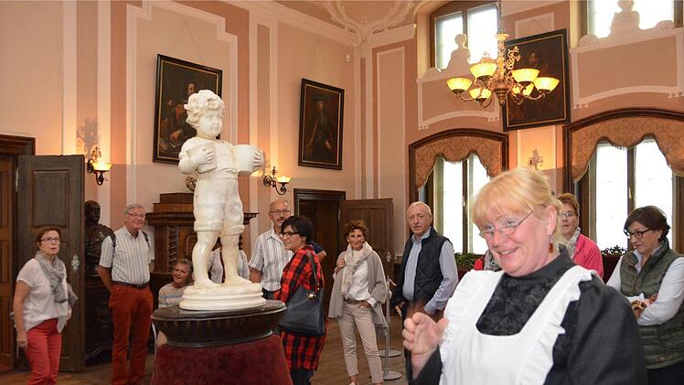 Regina Steidle führte als Zofe Marie durch das Museum. Foto: Peter Rauch