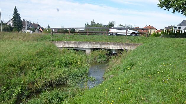 Auch die Brücke über die Seebach nahe dem Sportplatz soll saniert werden.Bernhard Panzer
