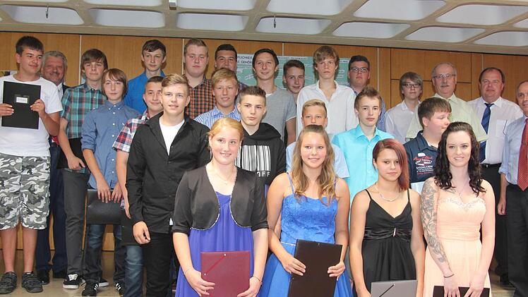 Alle Entassschüler der Mittelschule Marktleugast. Foto: Klaus Klaschka
