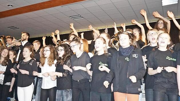 Die Schüler hatten erkennbar viel Spaß bei ihrem Auftritt.  Foto: Ritter-Wirnt-Schule