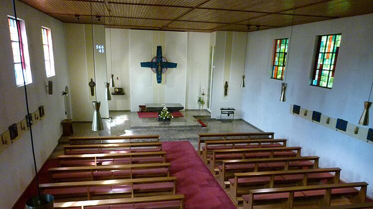 In den Kirchenbänken aus Esche finden etwa 150 Personen Platz.Fotos: Marion Krüger-Hundrup