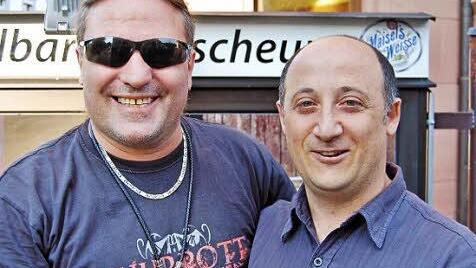 Partybiker Frank Schwung (links) undDiego Diana wollen Party-Stimmung nach Bad Kissingen bringen. Foto: Sigismund von Dobschütz