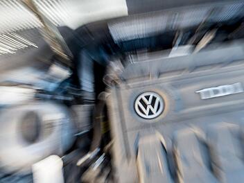 Ein Dieselmotor eines VW Golf 2.0 TDI (Baujahr 2012), fotografiert am 21.09.2015 in Frankfurt (Oder) Foto: Patrick Pleul/dpa