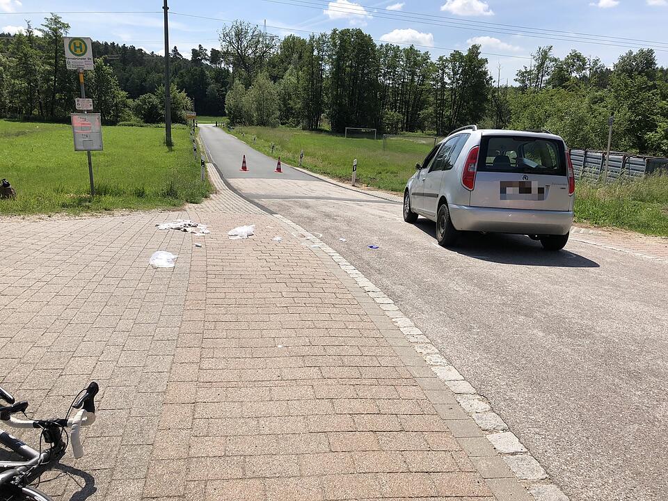 Skoda erfasst Rennradfahrer