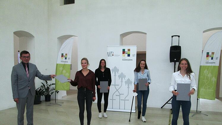 Die Staffelläuferinnen Lena Weigand, Lilian Heid, Anna Lukaschewitsch und Elisa Eich sind die Mannschaft des Jahres 2020. Foto: Winfreid Ehling
